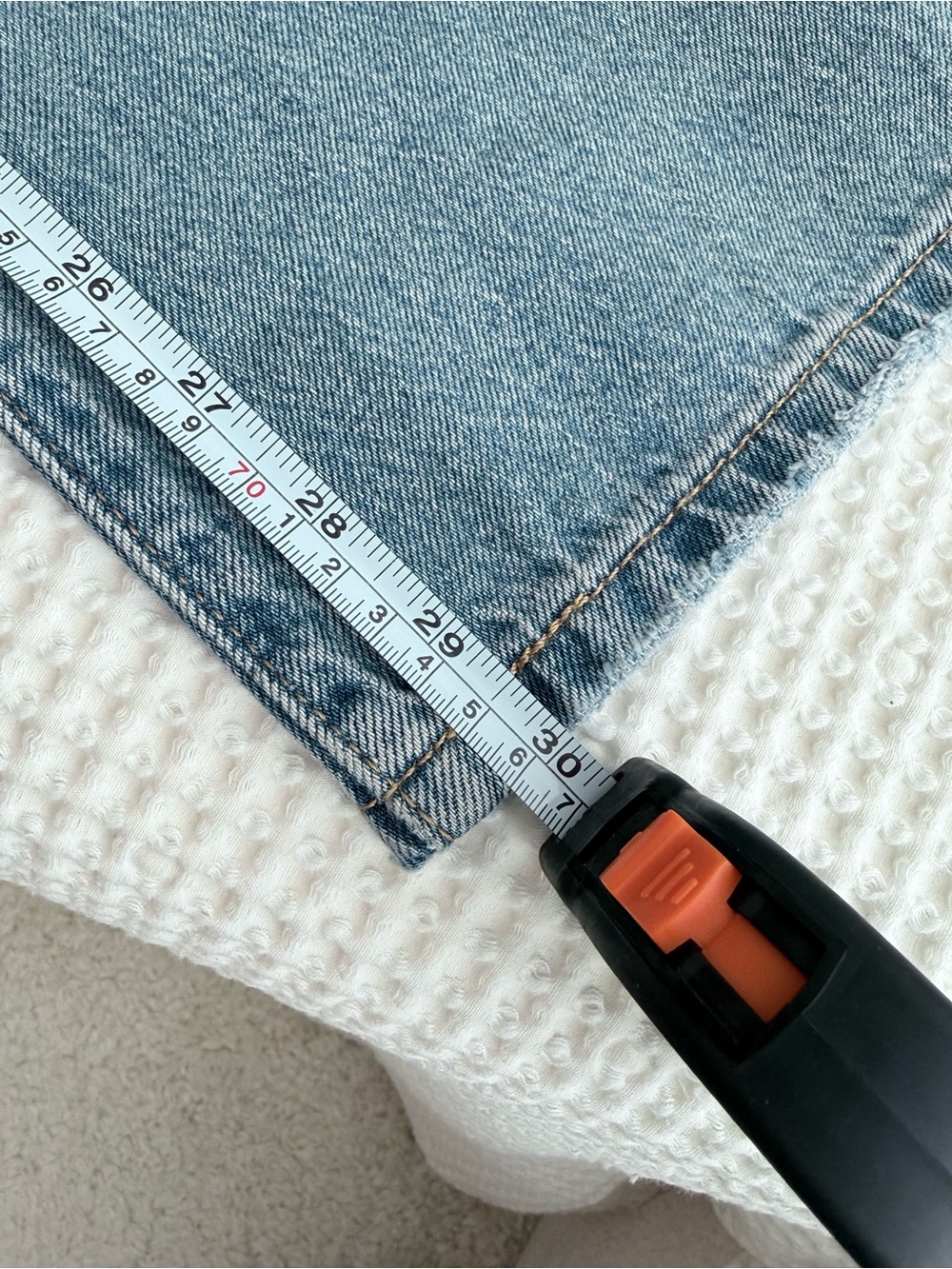 Levi’s Premium 501 90’s Jeans women W25L30 Light medium wash button fly denim - Picture 11 of 12